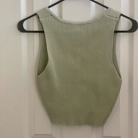 Super cute fall crop - Picture 2 of 4